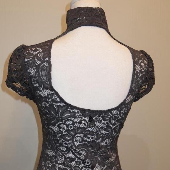 blouses - Picture 5 of 6